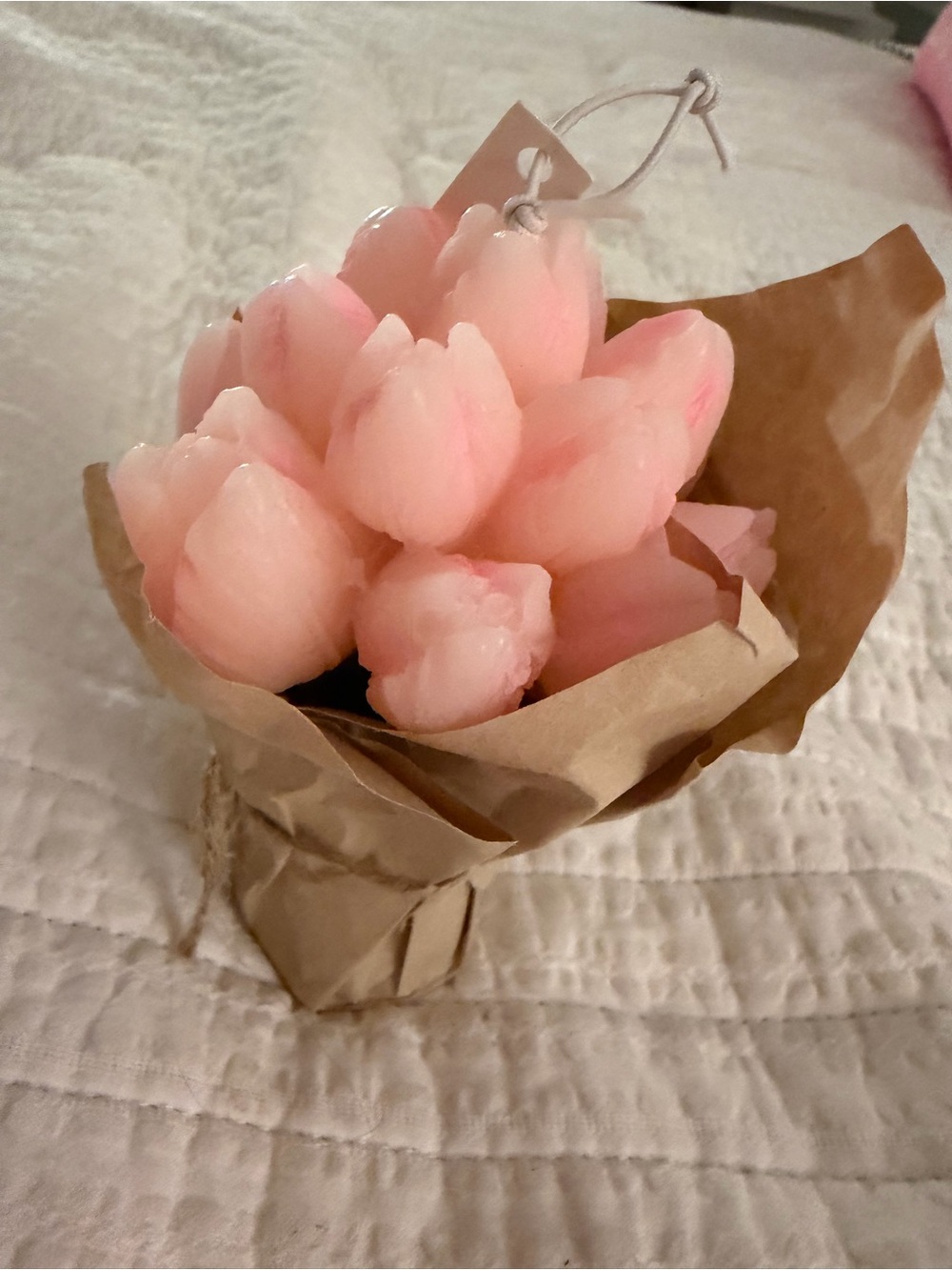 Sculpted Tulip shaped wax candle-unscented NWT - Picture 1 of 3
